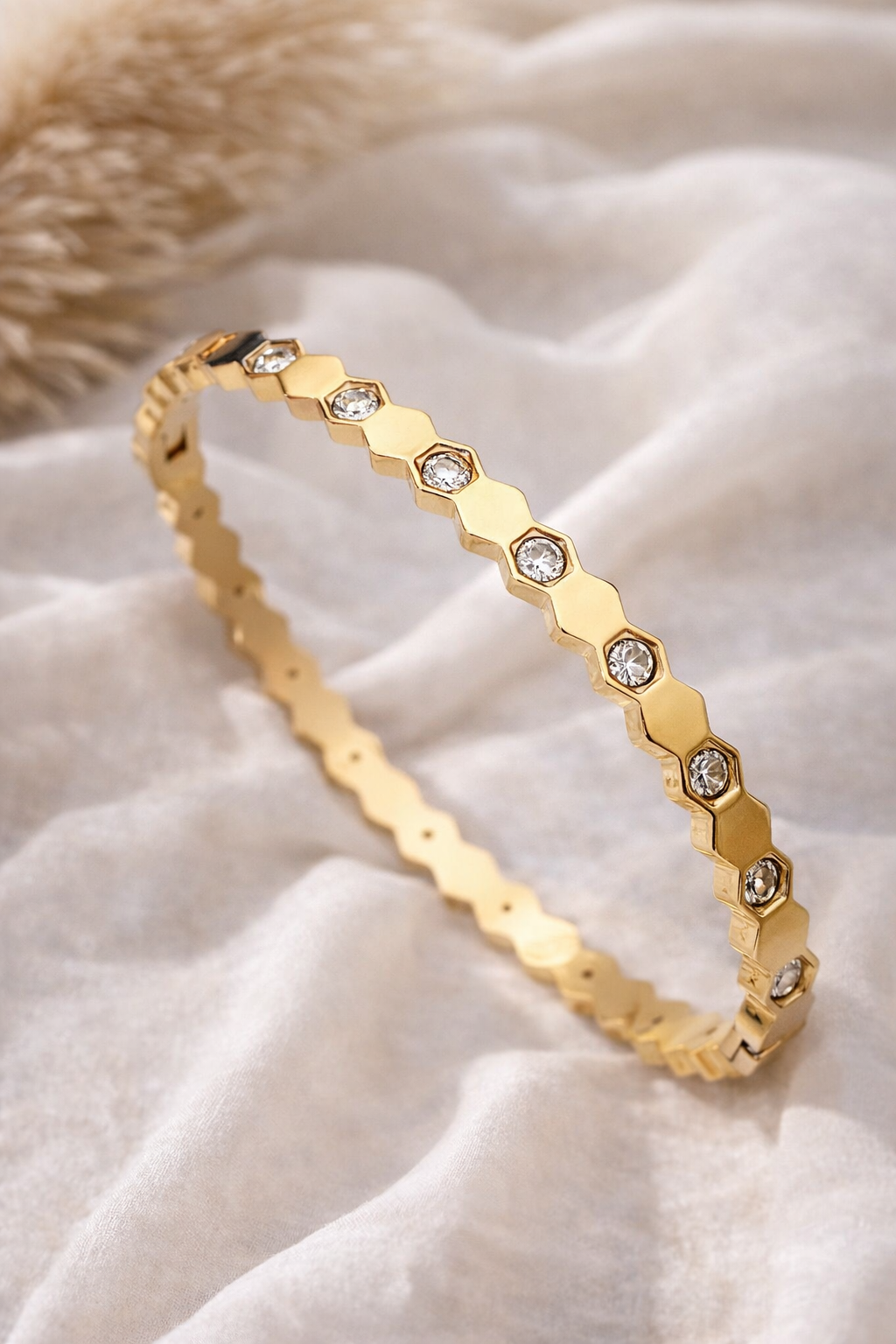 Bracelet HexaLux Doré à Cristaux