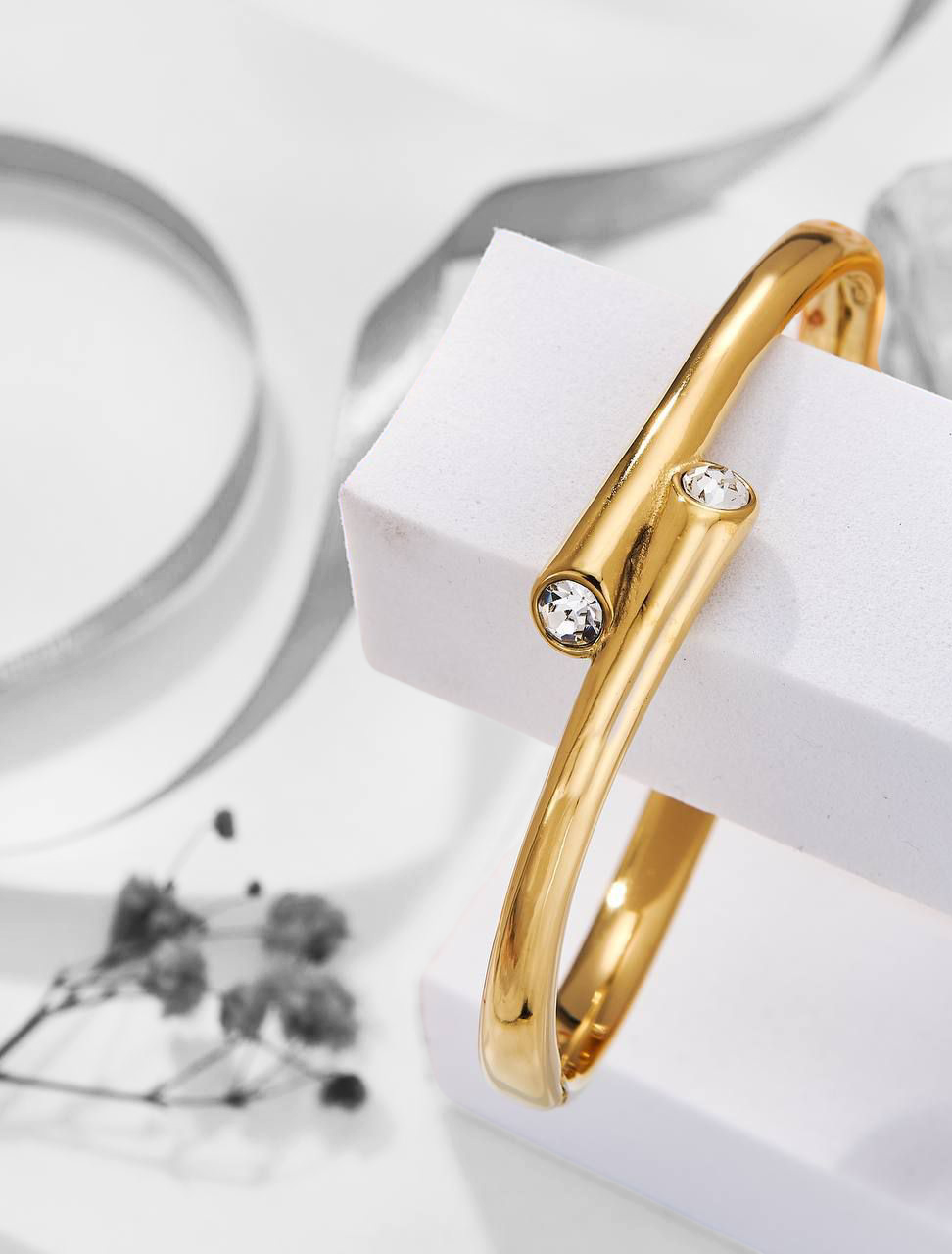 Bracelet doré minimaliste zircon