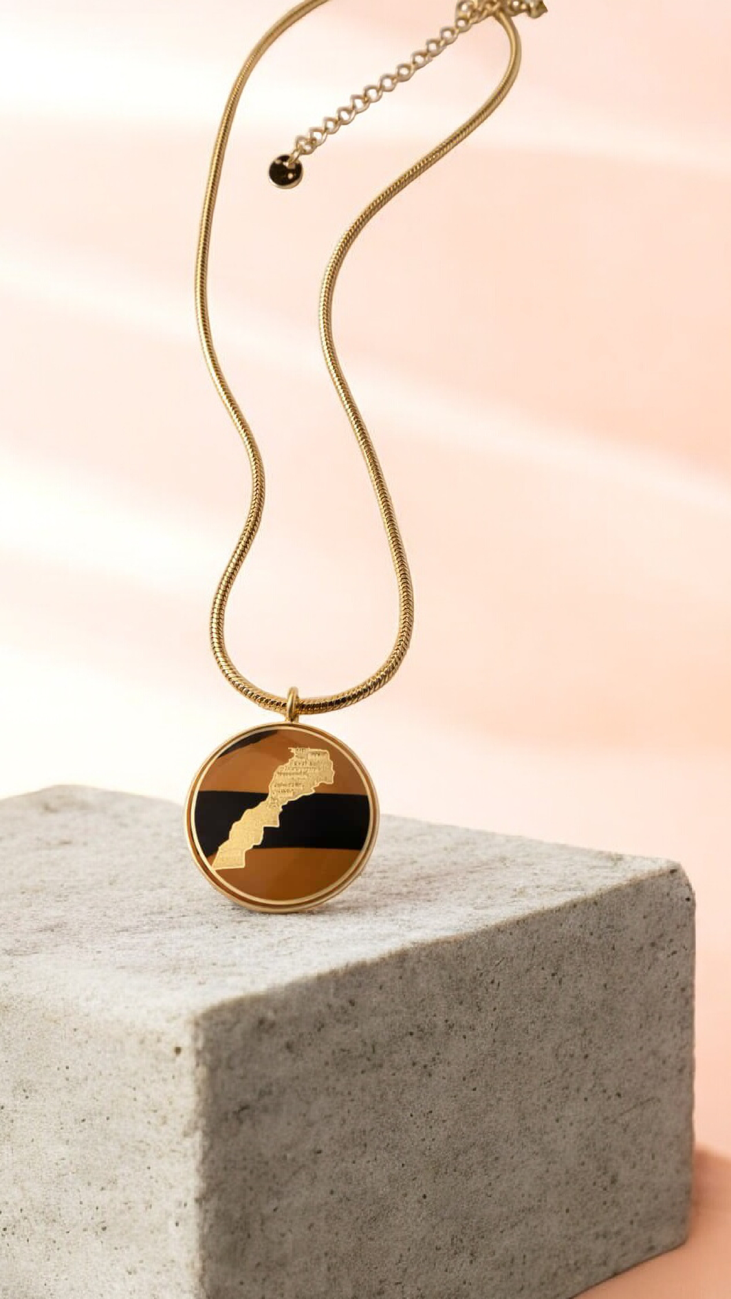 Collier Carte du Maroc – Héritage Royal Doré