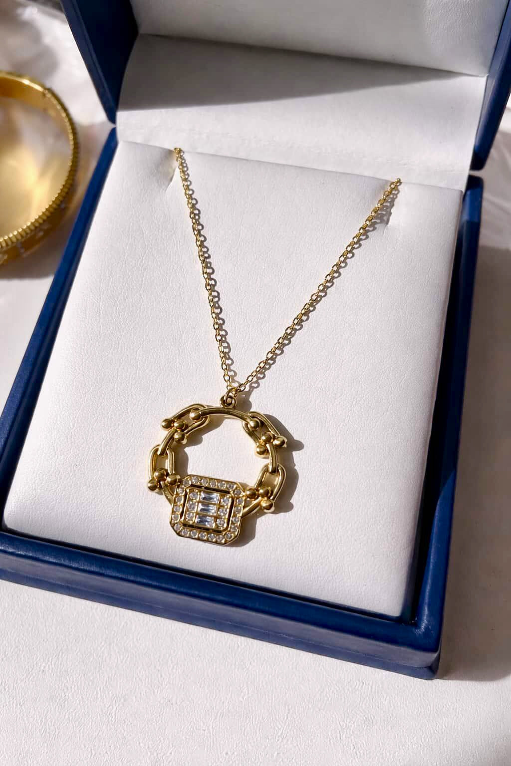 Collier Cercle Doré & Cristaux